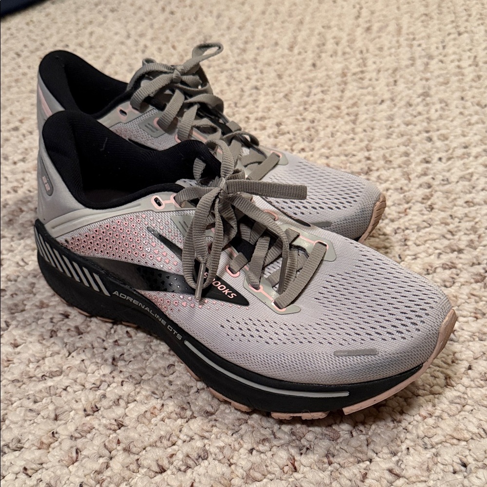 Brooks Women's Light Gray and Pink Running Shoes